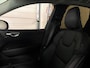 Volvo XC60 T6 AWD Recharge Plus Dark | Harman Kardon | All Season banden | Adaptieve Cruise Control | Stoelverwarming voor+achter | Stuurwielverwarming | Standkachel met Volvo On Call App | Full LED Meesturende koplampen | Pilot Assist | Elektrische voorstoelen geheugen | Lederen bekleding | Zitting verlenging voorstoelen | Schuifdak | Parkeercamera | Google Infotainment | Keyless Drive | Parkeersensoren voor+achter | Privacy Glass | DAB Radio | Apple Carplay/Android Auto | Draadloos telefoon opladen | Volvo On Call met mobiele App functie | Platinum Grey Metallic |