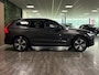 Volvo XC60 T6 AWD Recharge Plus Dark | Harman Kardon | All Season banden | Adaptieve Cruise Control | Stoelverwarming voor+achter | Stuurwielverwarming | Standkachel met Volvo On Call App | Full LED Meesturende koplampen | Pilot Assist | Elektrische voorstoelen geheugen | Lederen bekleding | Zitting verlenging voorstoelen | Schuifdak | Parkeercamera | Google Infotainment | Keyless Drive | Parkeersensoren voor+achter | Privacy Glass | DAB Radio | Apple Carplay/Android Auto | Draadloos telefoon opladen | Volvo On Call met mobiele App functie | Platinum Grey Metallic |