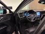 Volvo XC60 T8 AWD Recharge Ultimate Dark Long Range | Luchtvering | Trekhaak | 360° Camera | 455pk | Head-Up Display | Harman Kardon | Adaptieve Cruise Control | Stoelverwarming voor+achter | Stuurwielverwarming | Standkachel met Volvo On Call App | Schuifdak | Full LED Meesturende koplampen | Pilot Assist | BLIS Dode Hoek Detectie | Elektrische voorstoelen geheugen | Lederen bekleding | Zitting verlenging voorstoelen | Lederen dashboard | 20 Inch | Google Infotainment | Keyless Drive | Elektrisch bedienbare achterklep | DAB Radio | Apple Carplay/Android Auto | Alarm Klasse III | Draadloos telefoon opladen | Volvo On Call met mobiele App functie | Platinum Grey Metallic |