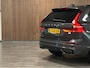 Volvo XC60 T8 AWD Recharge Ultimate Dark Long Range | Luchtvering | Trekhaak | 360° Camera | 455pk | Head-Up Display | Harman Kardon | Adaptieve Cruise Control | Stoelverwarming voor+achter | Stuurwielverwarming | Standkachel met Volvo On Call App | Schuifdak | Full LED Meesturende koplampen | Pilot Assist | BLIS Dode Hoek Detectie | Elektrische voorstoelen geheugen | Lederen bekleding | Zitting verlenging voorstoelen | Lederen dashboard | 20 Inch | Google Infotainment | Keyless Drive | Elektrisch bedienbare achterklep | DAB Radio | Apple Carplay/Android Auto | Alarm Klasse III | Draadloos telefoon opladen | Volvo On Call met mobiele App functie | Platinum Grey Metallic |