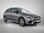 Mercedes-Benz B-klasse 250 e Business Solution AMG Smartphone integratie | MULTIBEAM LED | Keyless-Go comfortpakket | AMG | Nightpakket | Trekhaak | GUARD 360 ° Vehicle protection Plus | Panoramaschuifdak |