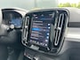 Volvo XC40 2.0 B4 Plus Dark | Pano | 360 camera | Nubuck bekleding | 20" velg | Pixel-LED | Harman/Kardon | Memory |