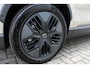 Volvo EX30 Cross Country P5 Long Range Plus Europa 69 kWh | 19-inch lichtmetalen velgen | Verwarmbare voorstoelen en stuurwiel | Elektrisch verstelbare voorstoelen | Extra getint glas achter | Google navigatie systeem | Parkeer camera achter | Parkeersensoren voor- en achter | Adaptieve cruise control | BLIS (dode hoek spiegel) | Zwart dak | Zwarte spiegel kappen |