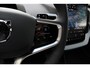 Volvo EX30 Cross Country P5 Long Range Plus Europa 69 kWh | 19-inch lichtmetalen velgen | Verwarmbare voorstoelen en stuurwiel | Elektrisch verstelbare voorstoelen | Extra getint glas achter | Google navigatie systeem | Parkeer camera achter | Parkeersensoren voor- en achter | Adaptieve cruise control | BLIS (dode hoek spiegel) | Zwart dak | Zwarte spiegel kappen |
