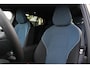 Volvo EX30 Cross Country P5 Long Range Plus Europa 69 kWh | 19-inch lichtmetalen velgen | Verwarmbare voorstoelen en stuurwiel | Elektrisch verstelbare voorstoelen | Extra getint glas achter | Google navigatie systeem | Parkeer camera achter | Parkeersensoren voor- en achter | Adaptieve cruise control | BLIS (dode hoek spiegel) | Zwart dak | Zwarte spiegel kappen |