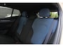Volvo EX30 Cross Country P5 Long Range Plus Europa 69 kWh | 19-inch lichtmetalen velgen | Verwarmbare voorstoelen en stuurwiel | Elektrisch verstelbare voorstoelen | Extra getint glas achter | Google navigatie systeem | Parkeer camera achter | Parkeersensoren voor- en achter | Adaptieve cruise control | BLIS (dode hoek spiegel) | Zwart dak | Zwarte spiegel kappen |