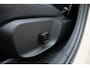 Volvo EX30 Cross Country P5 Long Range Plus Europa 69 kWh | 19-inch lichtmetalen velgen | Verwarmbare voorstoelen en stuurwiel | Elektrisch verstelbare voorstoelen | Extra getint glas achter | Google navigatie systeem | Parkeer camera achter | Parkeersensoren voor- en achter | Adaptieve cruise control | BLIS (dode hoek spiegel) | Zwart dak | Zwarte spiegel kappen |