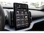 Volvo EX30 Cross Country P5 Long Range Plus Europa 69 kWh | 19-inch lichtmetalen velgen | Verwarmbare voorstoelen en stuurwiel | Elektrisch verstelbare voorstoelen | Extra getint glas achter | Google navigatie systeem | Parkeer camera achter | Parkeersensoren voor- en achter | Adaptieve cruise control | BLIS (dode hoek spiegel) | Zwart dak | Zwarte spiegel kappen |
