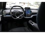 Volvo EX30 Cross Country P5 Long Range Plus Europa 69 kWh | 19-inch lichtmetalen velgen | Verwarmbare voorstoelen en stuurwiel | Elektrisch verstelbare voorstoelen | Extra getint glas achter | Google navigatie systeem | Parkeer camera achter | Parkeersensoren voor- en achter | Adaptieve cruise control | BLIS (dode hoek spiegel) | Zwart dak | Zwarte spiegel kappen |