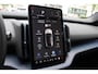 Volvo EX30 Cross Country P5 Long Range Plus Europa 69 kWh | 19-inch lichtmetalen velgen | Verwarmbare voorstoelen en stuurwiel | Elektrisch verstelbare voorstoelen | Extra getint glas achter | Google navigatie systeem | Parkeer camera achter | Parkeersensoren voor- en achter | Adaptieve cruise control | BLIS (dode hoek spiegel) | Zwart dak | Zwarte spiegel kappen |