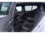 Volvo XC40 2.0 B4 Plus Black Edition | ACC | Panoramadak | 360° Camera | Harman/Kardon | Stoel+Stuurverwarming | 20 Inch