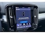 Volvo XC40 2.0 B4 Plus Black Edition | ACC | Panoramadak | 360° Camera | Harman/Kardon | Stoel+Stuurverwarming | 20 Inch