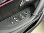 Peugeot e-2008 SUV EV GT Pack 50 kWh 136pk | ACCU 95% | Panorama/Schuifdak | Cruise Control Adaptief | Stoelverwarming | All Season Banden