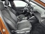 Peugeot e-2008 SUV EV GT Pack 50 kWh 136pk | Panorama/Schuifdak | Cruise Control Adaptief | Stoelverwarming | All Season Banden