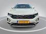 Volkswagen T-Roc 1.0 TSI 110pk Life · Camera · Apple/Android Car Play · Parkeer assistent · ACC · Clima · Draadloze Telefoonlader · Elek. Inklapbare Spiegels · Garantie t/m 28-03-2028 of 100.000km
