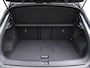 Volkswagen T-Roc 1.5 TSI R-Line Edition | Afneembare trekhaak | Stoelverwarming | Achteruitrijcamera | IQ.Light | Apple carplay / Android auto |