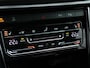Volkswagen T-Roc 1.5 TSI R-Line Edition | Afneembare trekhaak | Stoelverwarming | Achteruitrijcamera | IQ.Light | Apple carplay / Android auto |