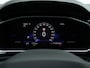Volkswagen T-Roc 1.5 TSI R-Line Edition | Afneembare trekhaak | Stoelverwarming | Achteruitrijcamera | IQ.Light | Apple carplay / Android auto |