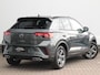 Volkswagen T-Roc 1.5 TSI R-Line Edition | Afneembare trekhaak | Stoelverwarming | Achteruitrijcamera | IQ.Light | Apple carplay / Android auto |