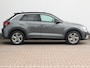Volkswagen T-Roc 1.5 TSI R-Line Edition | Afneembare trekhaak | Stoelverwarming | Achteruitrijcamera | IQ.Light | Apple carplay / Android auto |