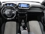 Peugeot e-2008 EV GT Pack 50 kWh | SOH 91,8% | Stoelverwarming | Adaptive cruise | Leder/Alcantara | Carplay | Keyless | Sfeerverlichting | Camera | Navigatie | Parkeerhulp | Full LED | Bluetooth