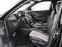 Peugeot e-2008 EV GT Pack 50 kWh | SOH 91,8% | Stoelverwarming | Adaptive cruise | Leder/Alcantara | Carplay | Keyless | Sfeerverlichting | Camera | Navigatie | Parkeerhulp | Full LED | Bluetooth