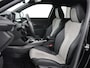 Peugeot e-2008 EV GT Pack 50 kWh | SOH 91,8% | Stoelverwarming | Adaptive cruise | Leder/Alcantara | Carplay | Keyless | Sfeerverlichting | Camera | Navigatie | Parkeerhulp | Full LED | Bluetooth