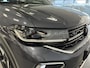 Volkswagen T-Cross 1.5 TSI 150pk DSG R-Line · Trekhaak · Navigatie · Apple/Android Car Play · Camera · Stoelverwarming