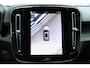 Volvo EX40 Single Motor Extended Range Plus Europa 82 kWh | All-Season banden | 360 Graden Camera | Harman/Kardon | Keyless | Elektrische Achterklep | BLIS | Elektrisch Verstelbare Stoelen | Stoelverwarming | Stuurverwarming | Getint Glas Achter | Verwarmbare Achterbank | Adaptieve Cruise Control | Pilot Assist | Lane Assist