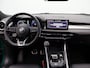 Alfa Romeo Tonale 1.5T Hybrid Veloce Lederen Bekleding | ELektrische Stoelen | 306 Graden Camera | Adaptieve Cruise Control | Dodehoekbewaking | 19" Lichtmetalen Velgen