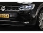 Volkswagen Tiguan 1.5 TSI ACT Highline | STOELVERWARMING | APP CONNECT | NAVIGATIE | CAMERA | TREKHAAK