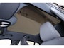 Volvo EC40 Performance Plus Black Edition 82 kWh - Panoramadak - IntelliSafe Assist & Surround - 360º Camera - Harman/Kardon audio - Verwarmde voorstoelen, stuur & achterbank - Parkeersensoren voor & achter - Elektr. bedienb. bestuurdersstoel met geheugen - Draadloze tel. lader - Extra getint glas - 20' LMV