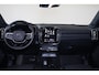 Volvo EC40 Performance Plus Black Edition 82 kWh - Panoramadak - IntelliSafe Assist & Surround - 360º Camera - Harman/Kardon audio - Verwarmde voorstoelen, stuur & achterbank - Parkeersensoren voor & achter - Elektr. bedienb. bestuurdersstoel met geheugen - Draadloze tel. lader - Extra getint glas - 20' LMV
