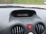 Citroën C2 1.4i Ligne Prestige Inruilauto’s tegen vaste prijzen. Voor meer info: 0638140850 Bij de verkoop van gebruikte voertuigen door CD-Cars wordt geen standaard garantie verstrekt. De koper aanvaardt het voertuig in de staat waarin het zich bevindt op het moment van aankoop