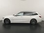 BMW 3-Serie Touring 330e High Executive M-Sport Full Options I PANO I LED I Sportstoelen I Adapt Cruise I Head-Up I 18"LM