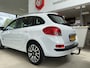 Renault Clio Estate 1.2-16V Authentique,Airco,Parkeerassistent,Bleutooth,Trekhaak,Achteruitrijsensoren,Aux Usb Aansluiting,16 Inch Lmv