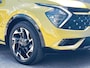 Kia Sportage 1.6 T-GDi Plug-in Hybrid AWD GT-PlusLine / Dealer onderhouden / Accu SoH 100 % / 7 jaar Garantie / Facelift / Panorama schuifdak / 1.350 kg trekgewicht / Elektrische stoelen en klep / Harman Kardon Audio / Navi / Apple Carplay Android / 19"LM wielen & All Season banden /