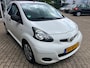 Toyota Aygo 1.0-12V Access / 5 DEUREN / ZUINIG / LAGE WEGENBELASTING / NETTE STAAT