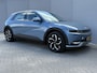 Hyundai Ioniq 5 Connect 77.4 kWh / Fabrieksgarantie t/m 11-2028 / SOH 98,9% / 1700kg Trekgewicht Afneembare Trekhaak / Warmtepomp / Stoel-/Stuurverwarming / All-Season Banden /