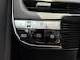 Hyundai Ioniq 5 Connect 77.4 kWh / Fabrieksgarantie t/m 11-2028 / SOH 98,9% / 1700kg Trekgewicht Afneembare Trekhaak / Warmtepomp / Stoel-/Stuurverwarming / All-Season Banden /