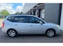 Kia Carens 2.0 CVVT X-ecutive AUTOMAAT/CRUISE/BLUETOOTH