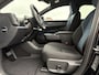 Volvo EX30 Cross Country P5 Long Range Plus Europa 69 kWh | Elektrisch verstelbare stoelen | Stoel en stuur verwarming | Google Multimedia | Extra getint glas | Harman Kardon audio