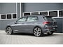Volkswagen Golf 1.5 eTSI / PANO / MEMORY / MASSAGE / LED / SFEERVERLICHTING / ACC / DOLPHIN GREY