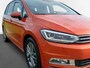 Volkswagen Touran 1.4 TSI Highline SOUND /schitterende kleur!/Pano/Camera/Cruise/Navi/17"/
