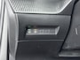Peugeot e-2008 SUV 136pk EV 50 kWh GT Pack | Accu 91% | Fase 3 | Panorama dak | Camera | Navigatie | Parkeersensoren | Carplay