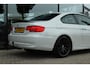 BMW 3-Serie COUPÉ 320I BUSINESS LINE M-SPORT | SCHUIFDAK | XENON | HARMAN/KARDON | KEY-LESS | LEDER | NAVI | TREKHAAK