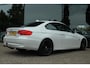 BMW 3-Serie COUPÉ 320I BUSINESS LINE M-SPORT | SCHUIFDAK | XENON | HARMAN/KARDON | KEY-LESS | LEDER | NAVI | TREKHAAK