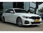 BMW 3-Serie 320I EXECUTIVE EDITION M-SPORT | CARPLAY | HUD | NAVI | CRUISE | LED | STOELVERW. | AMBIENT LIGHT