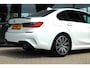 BMW 3-Serie 320I EXECUTIVE EDITION M-SPORT | CARPLAY | HUD | NAVI | CRUISE | LED | STOELVERW. | AMBIENT LIGHT