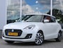Suzuki Swift 1.2 Style Smart Hybrid Afneembare Trekhaak, Cruise en Climate Control, Carplay/Android Auto, Achteruitrijcamera